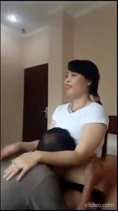 Puasin Istri Muda Baju Putih